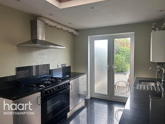 3 Bedroom Terraced House To Rent In Vernon Terrace, Northampton, NN1