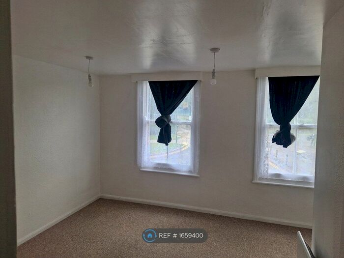 3 Bedroom Flat To Rent In Tonbridge Road, Maidstone, ME16