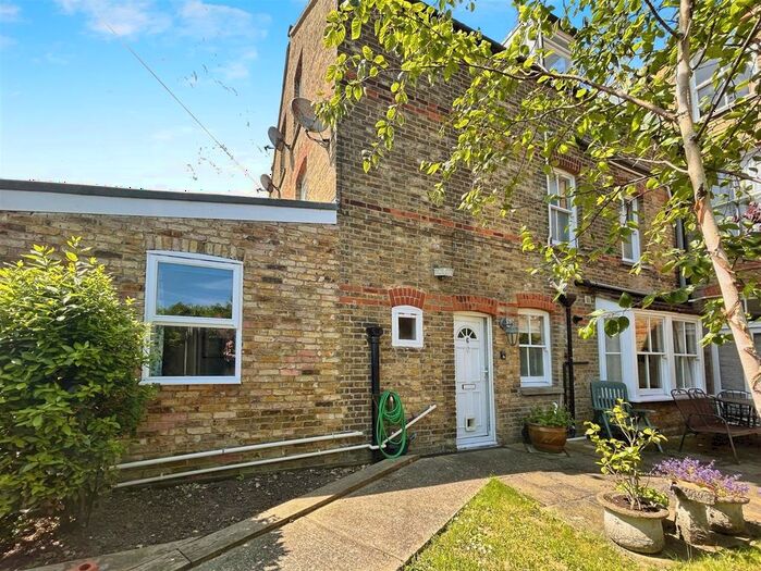 2 Bedroom Flat To Rent In Canterbury Road, Herne Bay, CT6