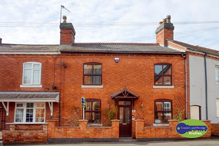 3 Bedroom Terraced House For Sale In Albert Road, Hinckley, LE10