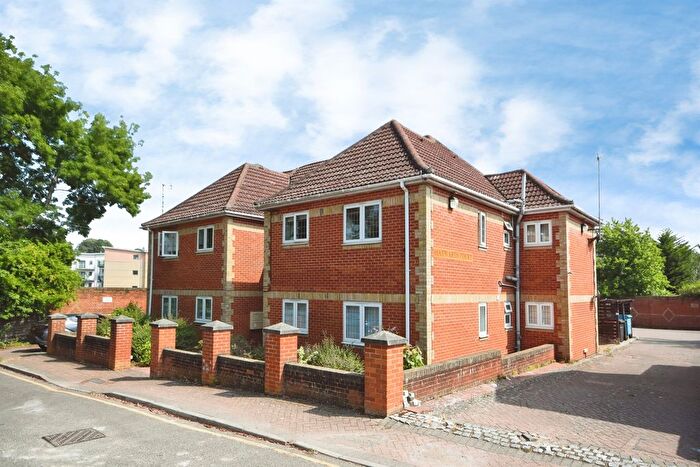 1 Bedroom Flat For Sale In Milton Road, Warley, Brentwood, CM14