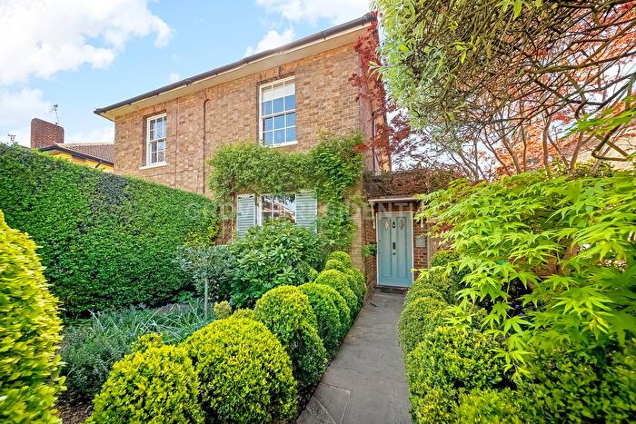 2 Bedroom Semi-Detached House For Sale In Chestnut Grove, New Malden, KT3