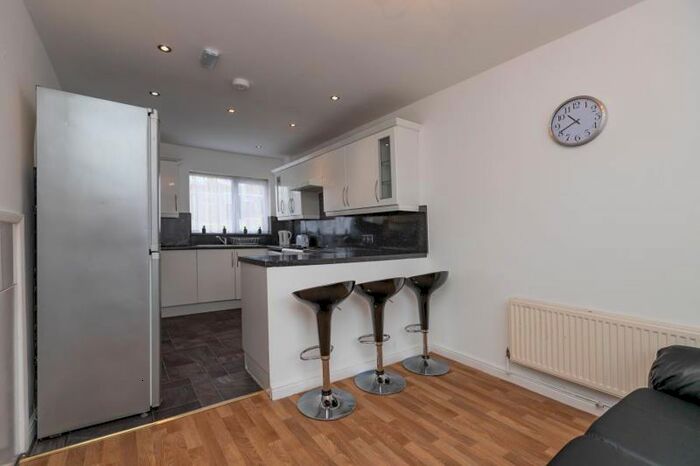 5 Bedroom Terraced House To Rent In Bantock Way, Harborne, Birmingham, B17