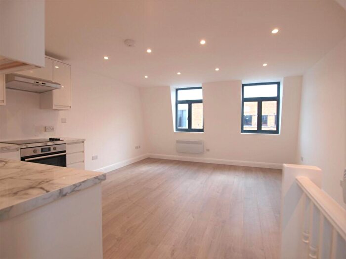 2 Bedroom Flat To Rent In Parkway, Camden, NW1