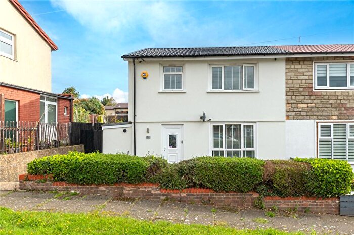 3 Bedroom Semi-Detached House For Sale In Burnham Road, Luton, Bedfordshire, LU2