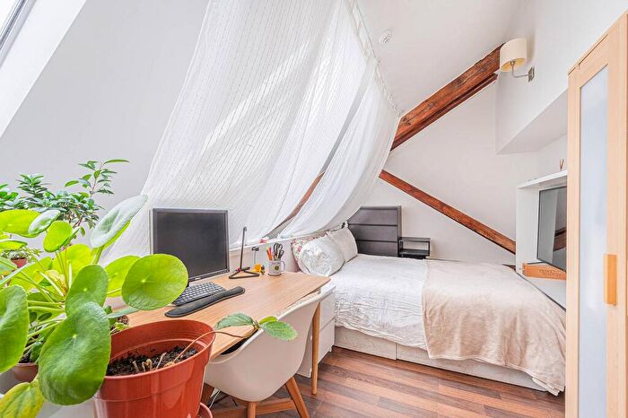 Studio To Rent In Plate House, Canary Wharf, London, E14