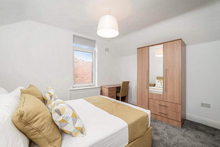 5 Bedroom Terraced House To Rent In Queens Road, Beeston, Nottingham, Nottinghamshire, NG9