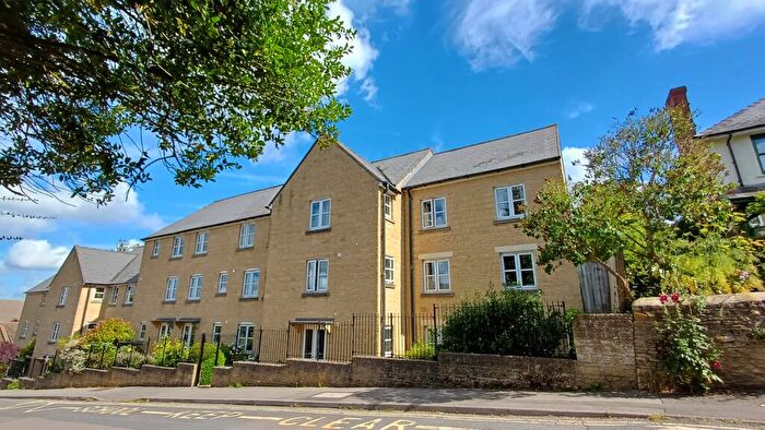 2 Bedroom Flat For Sale In The Green, Chipping Norton, OX7