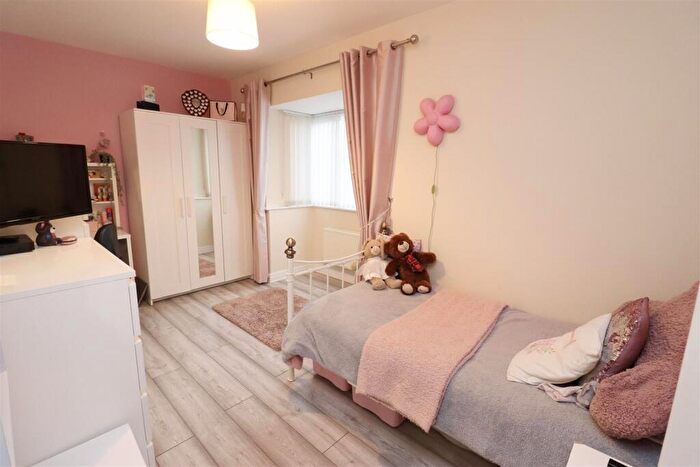 5 Bedroom Detached House For Sale In Holly Grove, Gilberdyke, HU15