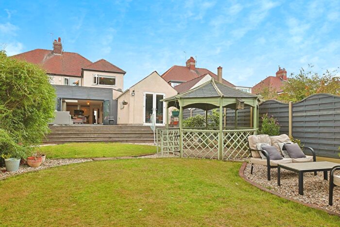 4 Bedroom Semi-detached House For Sale In Beverley Road, Anlaby, HU10