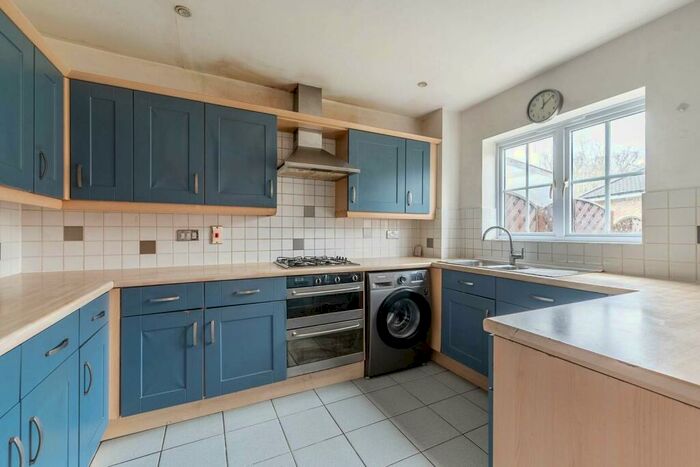 4 Bedroom End Of Terrace House To Rent In Lady Aylesford Avenue, Stanmore, HA7