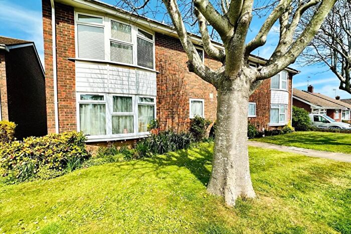 2 Bedroom Flat For Sale In Greystone Avenue, Worthing, West Sussex, BN13