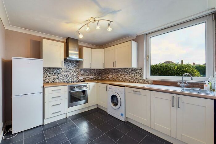 2 Bedroom Flat To Rent In Bassett Avenue, Southampton, SO16