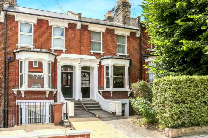 4 Bedroom House To Rent In Southwold Road, Clapton, E5