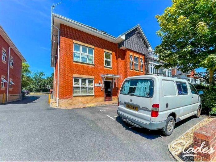 2 Bedroom Apartment To Rent In Castlemain Avenue, Southbourne, Bournemouth, BH6