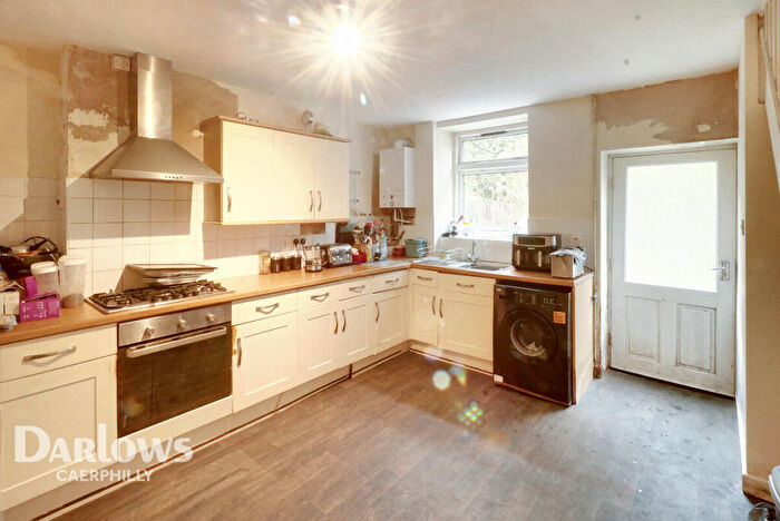 3 Bedroom End Of Terrace House For Sale In Penallta Road, Hengoed, CF82