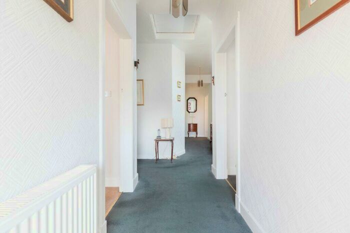 4 Bedroom Detached Bungalow For Sale In Ruthven Avenue, Giffnock, G46