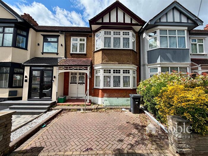 3 Bedroom Terraced House For Sale In Springfield Drive, Ilford, IG2