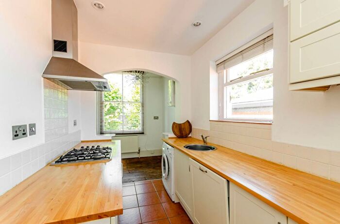 1 Bedroom Flat To Rent In Burston Road, Putney, London, SW15