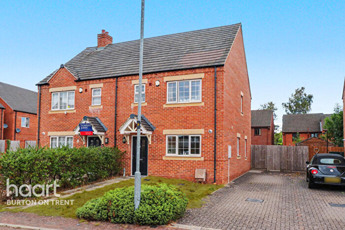 3 Bedroom Semi-Detached House For Sale In Laud Close, Swadlincote, DE12
