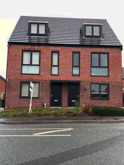 3 Bedroom Town House To Rent In Latham Avenue, Runcorn, WA7