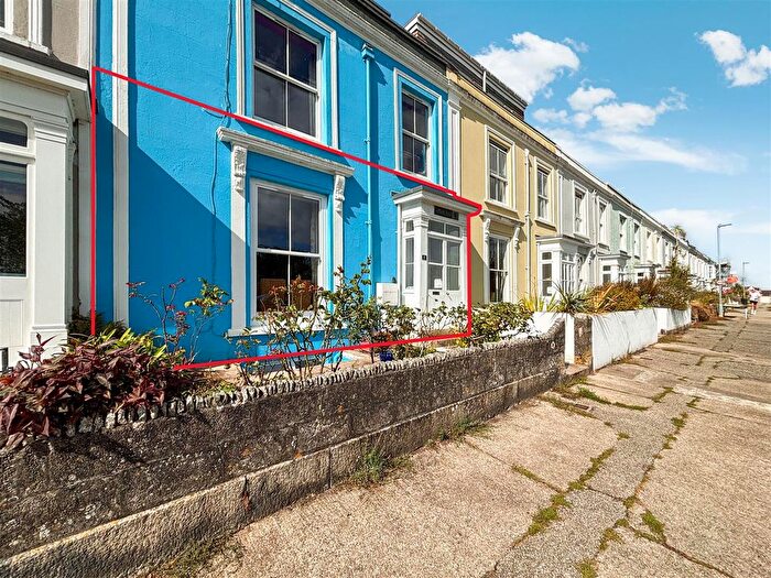 3 Bedroom Flat For Sale In Clare Terrace, Falmouth, TR11