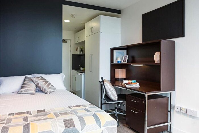 Studio To Rent In Pentonville Road, London, N1