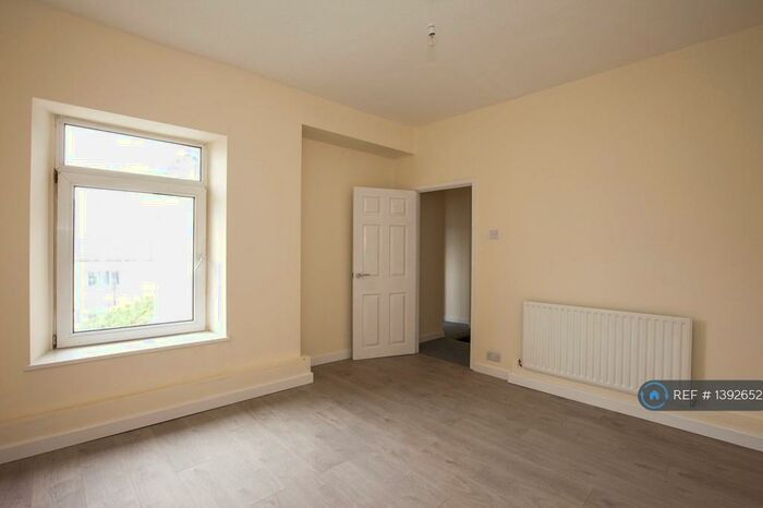 1 Bedroom Flat To Rent In Brynmair Rd, Wales, CF44