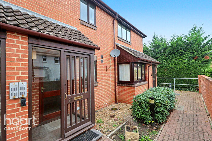 2 Bedroom Retirement Property For Sale In Candleford Gate, Liphook, GU30