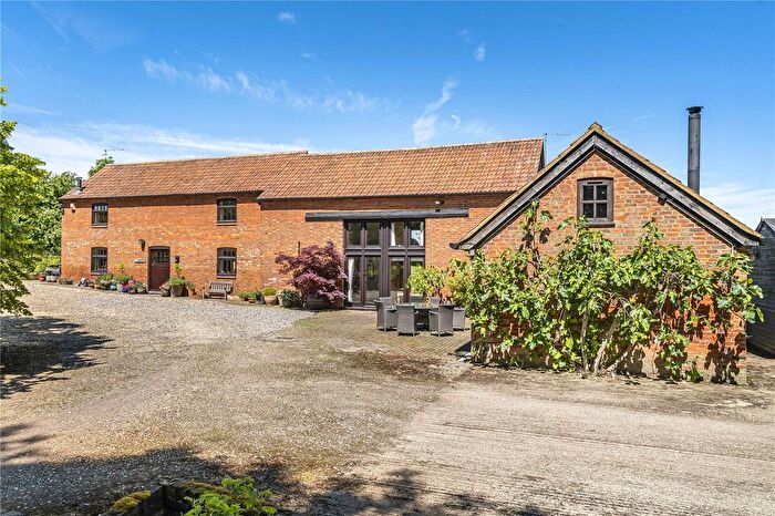 5 Bedroom Equestrian Property For Sale In Northcroft, Weedon, Aylesbury, HP22
