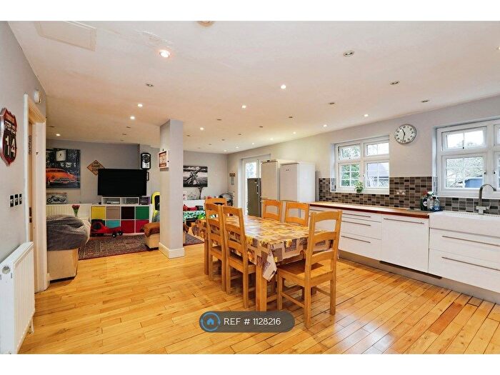 6 Bedroom Semi-Detached House To Rent In West Hill, London, HA9