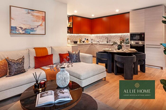2 Bedroom Flat For Sale In Heron Wharf, Aberfeldy Village, E14