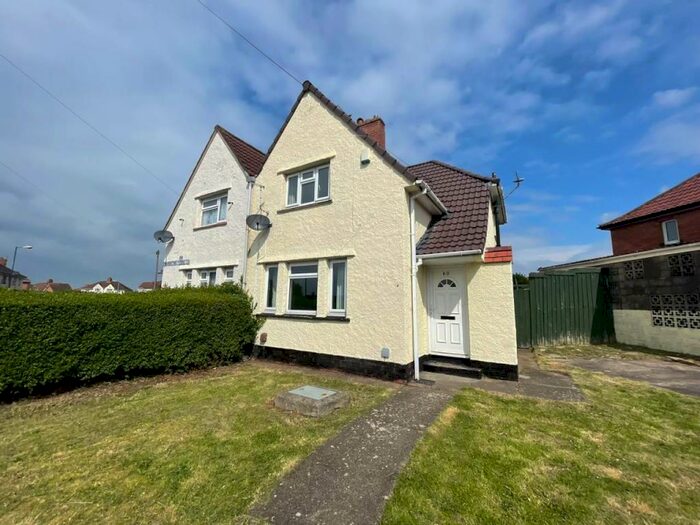 3 Bedroom Semi-Detached House To Rent In Wallingford Road, Knowle, City Of Bristol, BS4