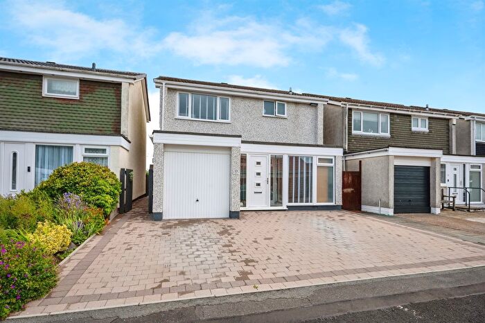 4 Bedroom Detached House For Sale In Wentworth Square, Kilwinning, KA13