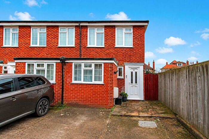 4 Bedroom End Terrace House For Sale In Ferndown Close, South Sutton, SM2
