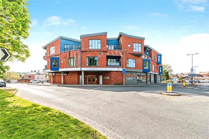 2 Bedroom Flat For Sale In Broadwater Road, Romsey, Hampshire, SO51