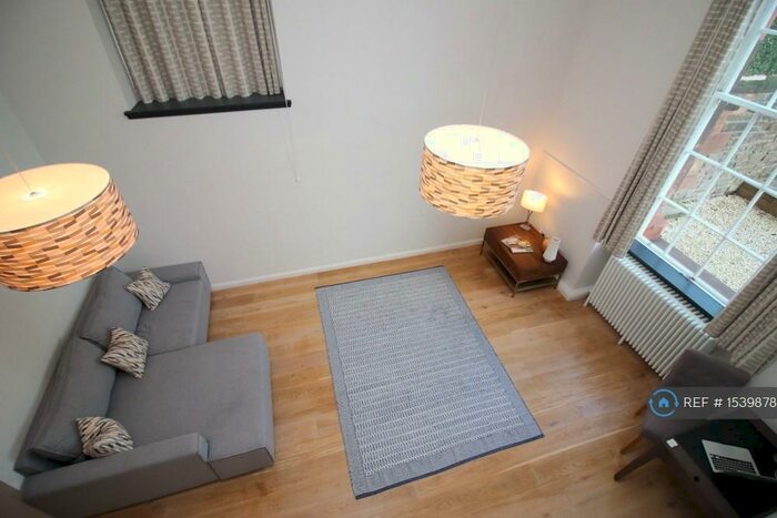 2 Bedroom Flat To Rent In Mcdonald Road, Edinburgh, EH7