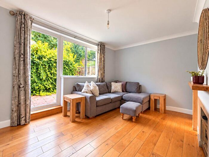 2 Bedroom Duplex To Rent In Alfred Street, E3
