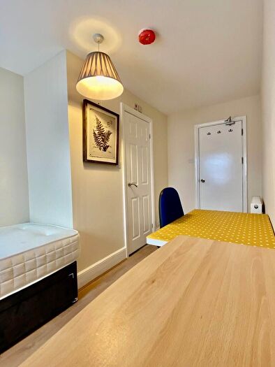 4 Bedroom Semi Detached House To Rent In Highcrown Street, Southampton, SO17