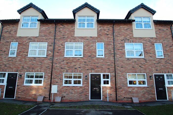 4 Bedroom Town House To Rent In Queens Court Road, ST4