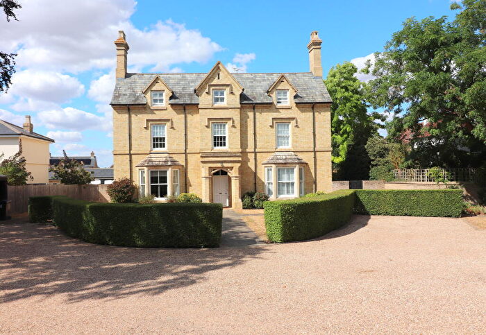 2 Bedroom Apartment For Sale In Silsoe House, Ampthill Road, Silsoe, Bedfordshire, MK45