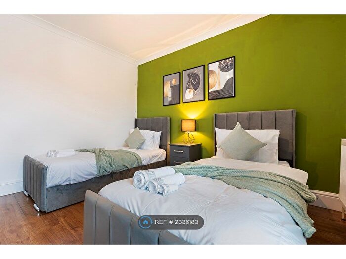 3 Bedroom Terraced House To Rent In Wimbourne Road, Nottingham, NG7