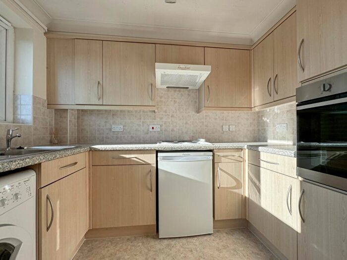 2 Bedroom Flat For Sale In Fielders Court, West End, Southampton, SO30