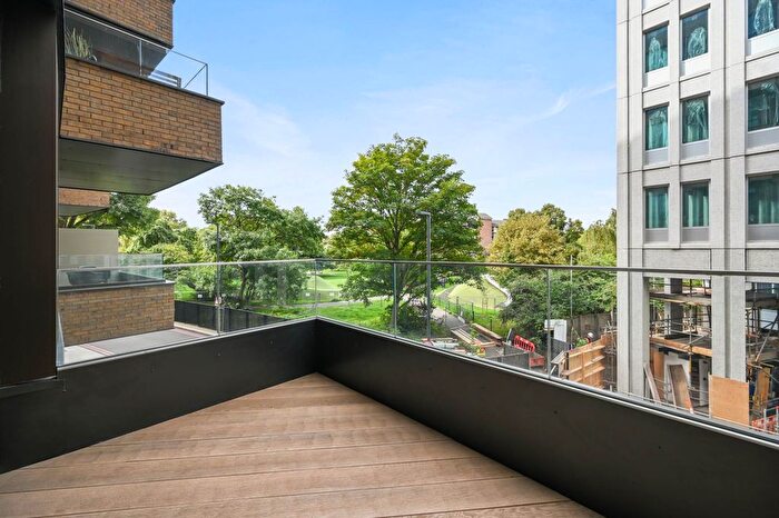 1 Bedroom Flat For Sale In Wood Crescent, London, W12