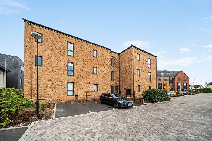 2 Bedroom Flat For Sale In Isambard Close, Maidenhead, SL6