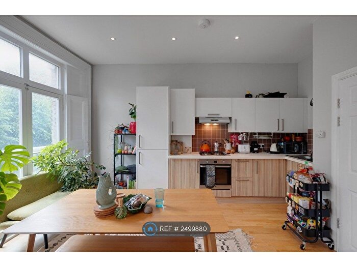 2 Bedroom Flat To Rent In Hamlet Road, London, SE19