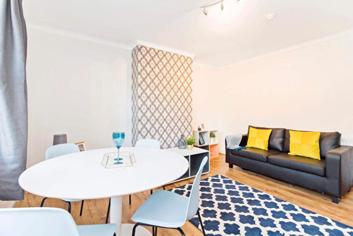 5 Bedroom Flat To Rent In St Michaels Lane, Leeds, LS6