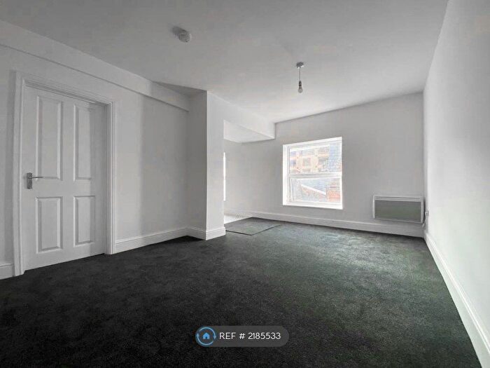 1 Bedroom Flat To Rent In Baillie Street, Rochdale, OL16