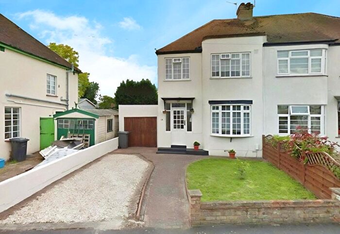 4 Bedroom Semi-Detached House To Rent In Meadow Gardens, Staines, Middlesex, TW18