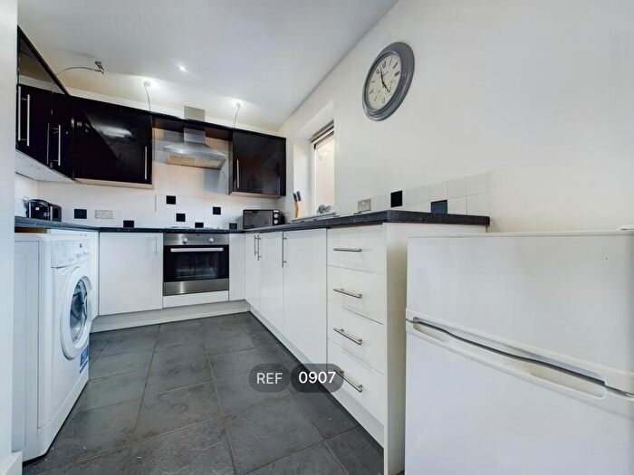 2 Bedroom Apartment To Rent In Trinity Wharf, High Street, HU1